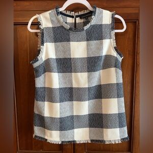 Banana Republic S woven sleeveless tunic. Navy/ivory large check w/fringe edge